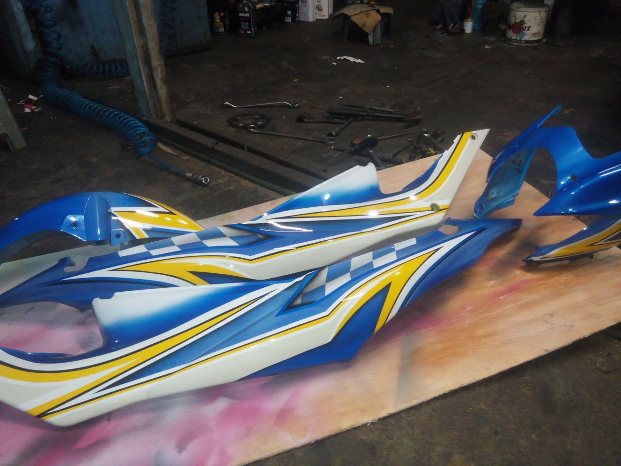 Detail Motif Airbrush Simple Tapi Keren Nomer 10