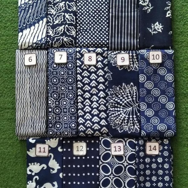 Detail Motif Batik Biru Dongker Nomer 9