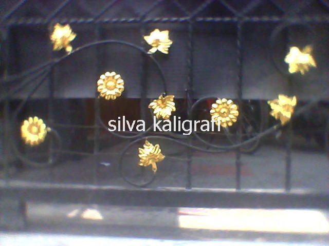 Detail Motif Bunga Pagar Besi Nomer 25