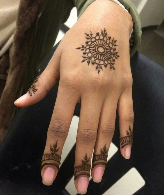 Detail Motif Henna Simple Tangan Nomer 26