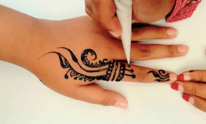 Detail Motif Henna Tangan Simple Nomer 45