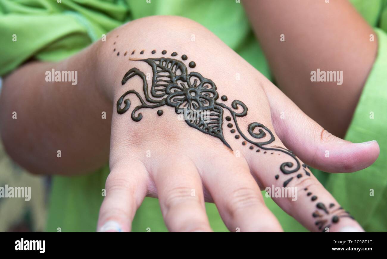 Detail Motif Tato Henna Nomer 8