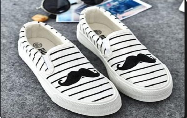 Detail Desain Sepatu Lukis Nomer 5