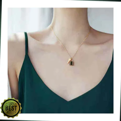 Detail Liontin Emas Simple Nomer 18