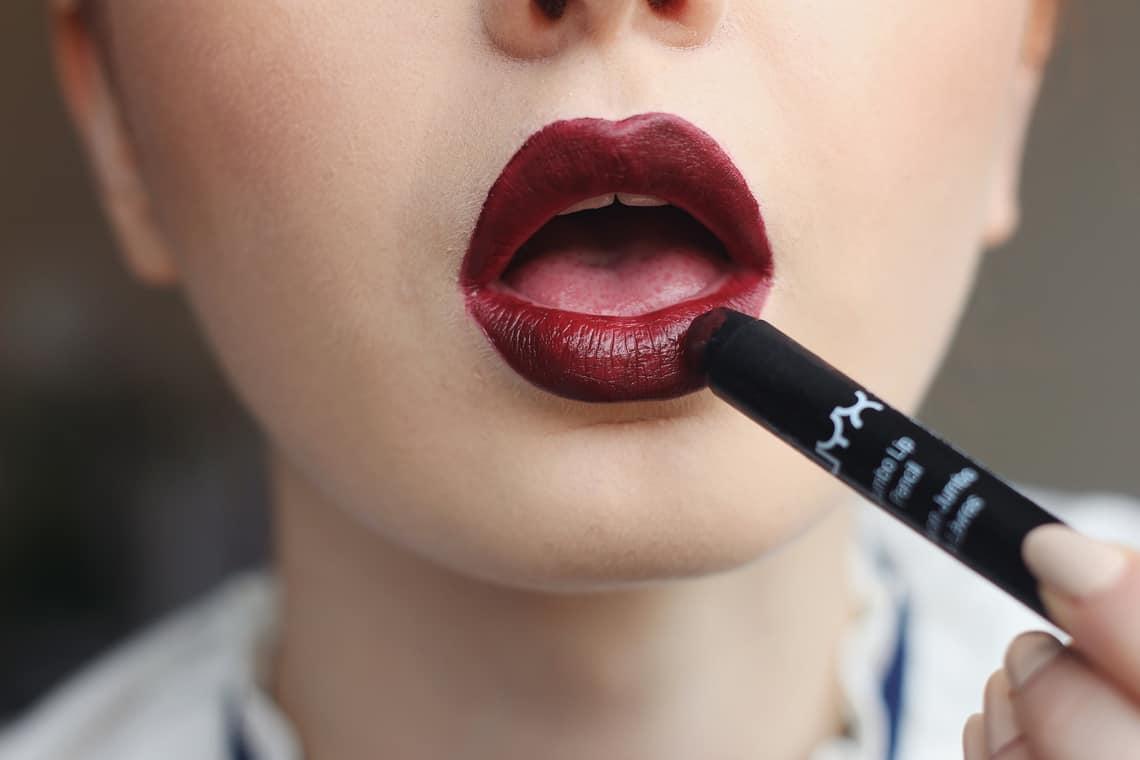 Detail Lipstik Merah Hati Yang Bagus Nomer 41