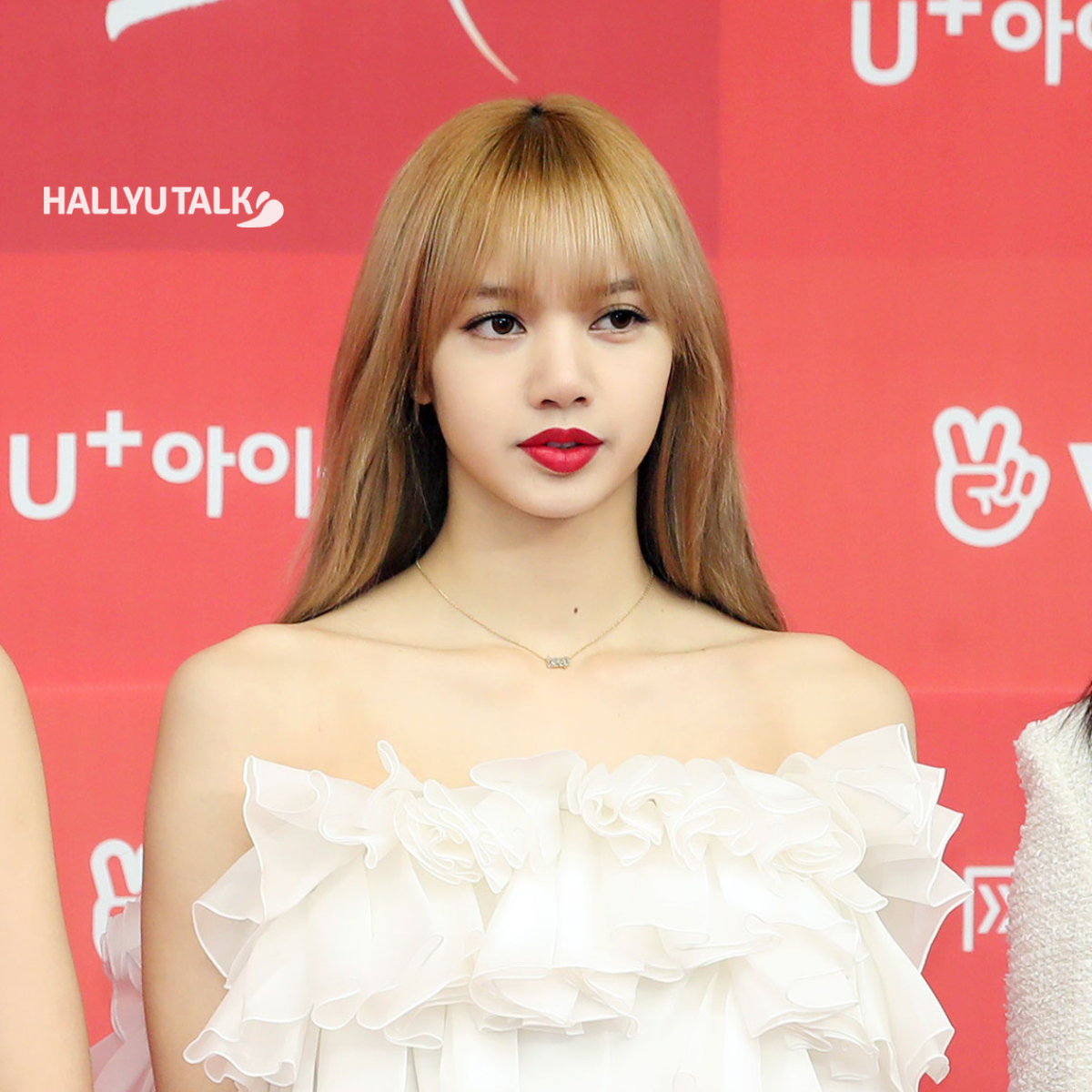 Detail Lisa Blackpink Foto Nomer 13