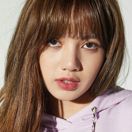 Detail Lisa Blackpink Foto Nomer 15