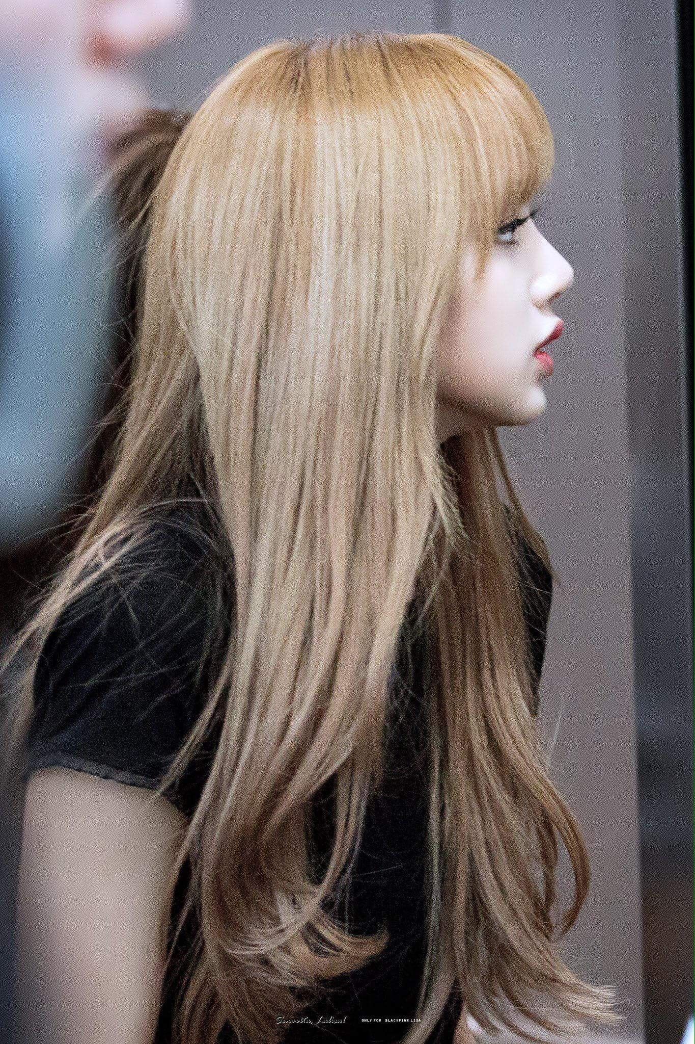 Detail Lisa Blackpink Rambut Pirang Nomer 2