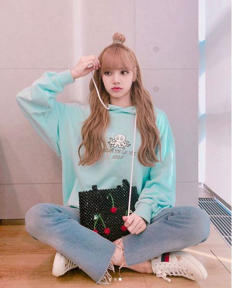 Detail Lisa Blackpink Rambut Pirang Nomer 13