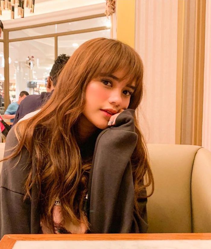 Detail Lisa Blackpink Rambut Pirang Nomer 17