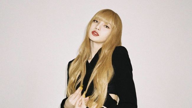 Detail Lisa Blackpink Rambut Pirang Nomer 25