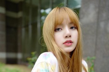 Detail Lisa Blackpink Rambut Pirang Nomer 26