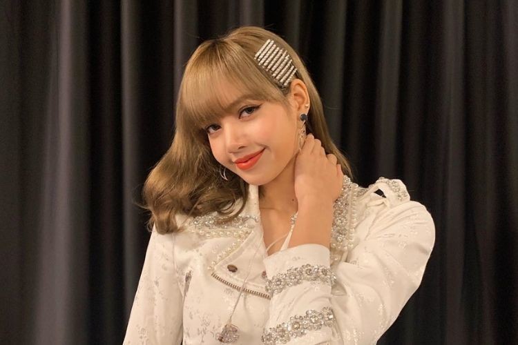 Detail Lisa Blackpink Rambut Pirang Nomer 36