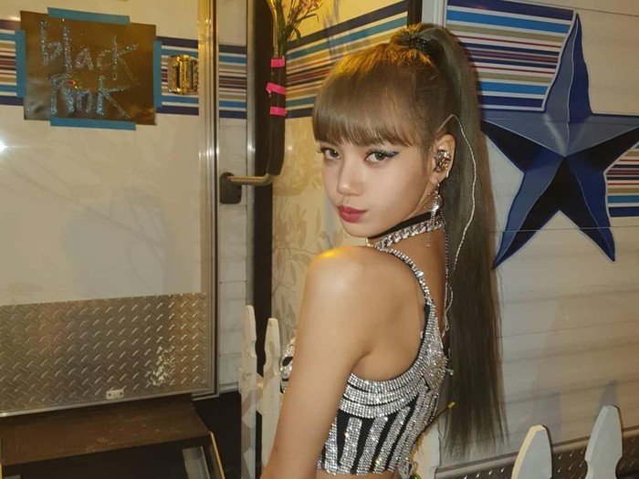 Detail Lisa Blackpink Rambut Pirang Nomer 37