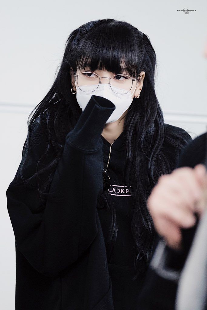 Detail Lisa Blackpink Rambut Pirang Nomer 47