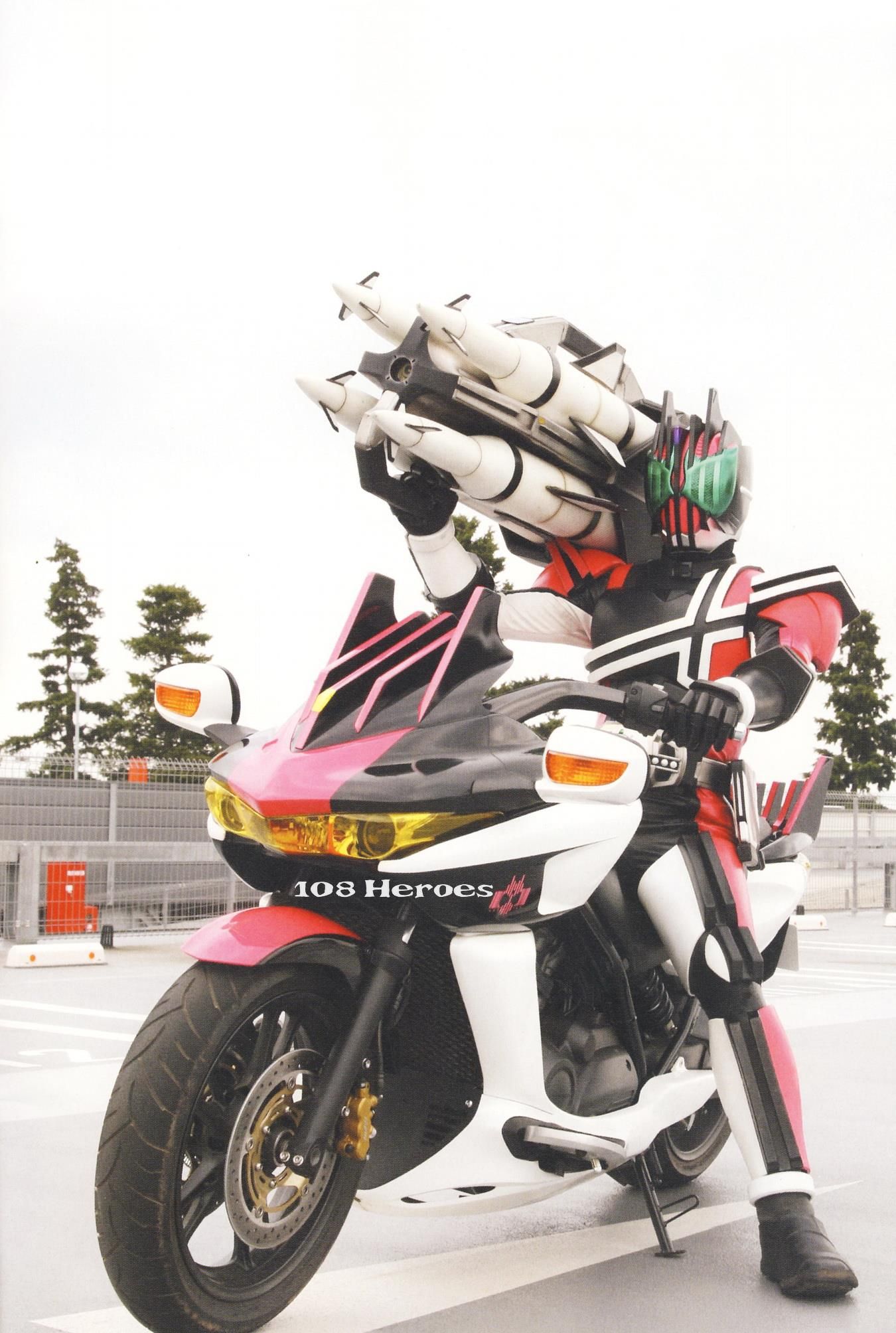 Detail Motor Kamen Rider Decade Nomer 15