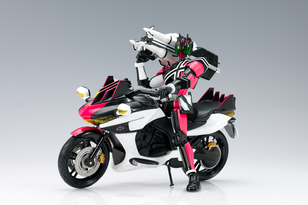 Detail Motor Kamen Rider Decade Nomer 21