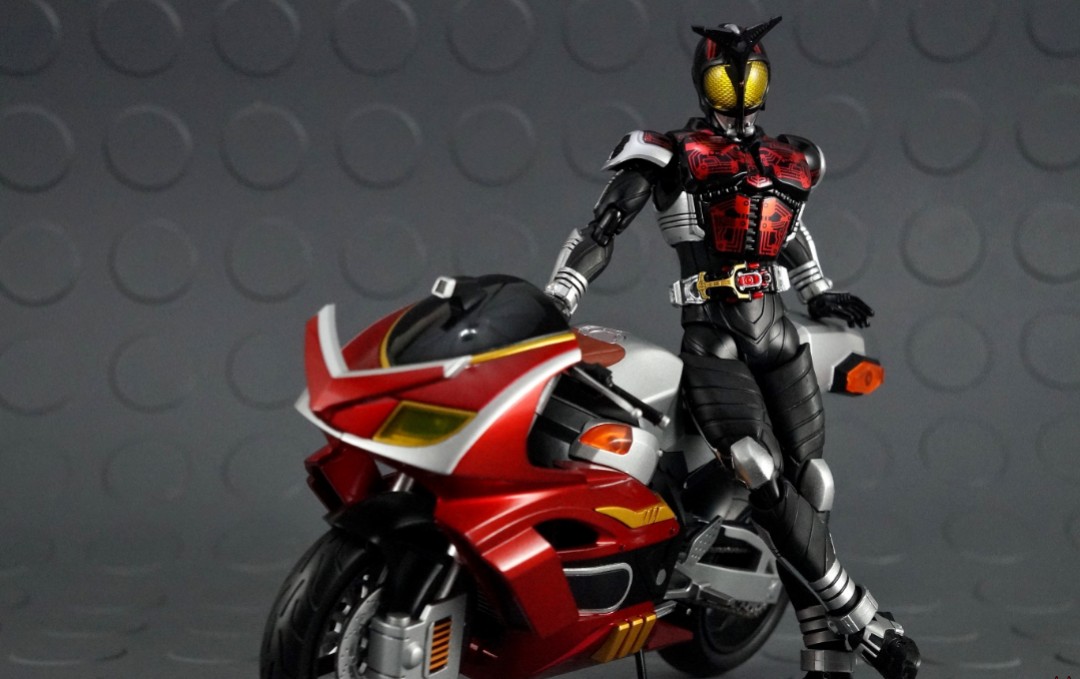 Detail Motor Kamen Rider Kabuto Nomer 16