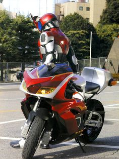 Detail Motor Kamen Rider Kabuto Nomer 4