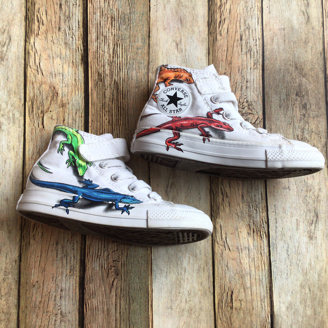 Detail Lizard Converse High Tops Nomer 5