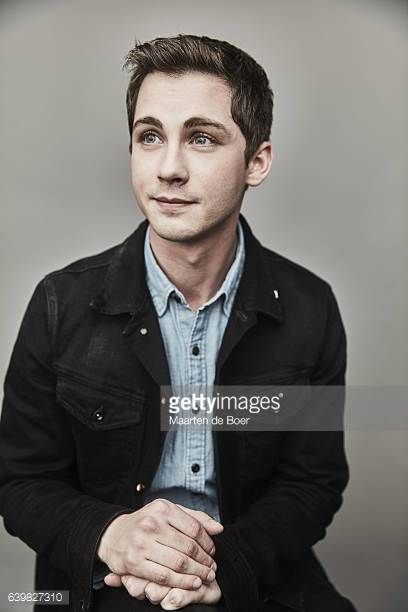 Detail Logan Lerman 2017 Nomer 15