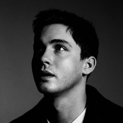 Detail Logan Lerman 2017 Nomer 55