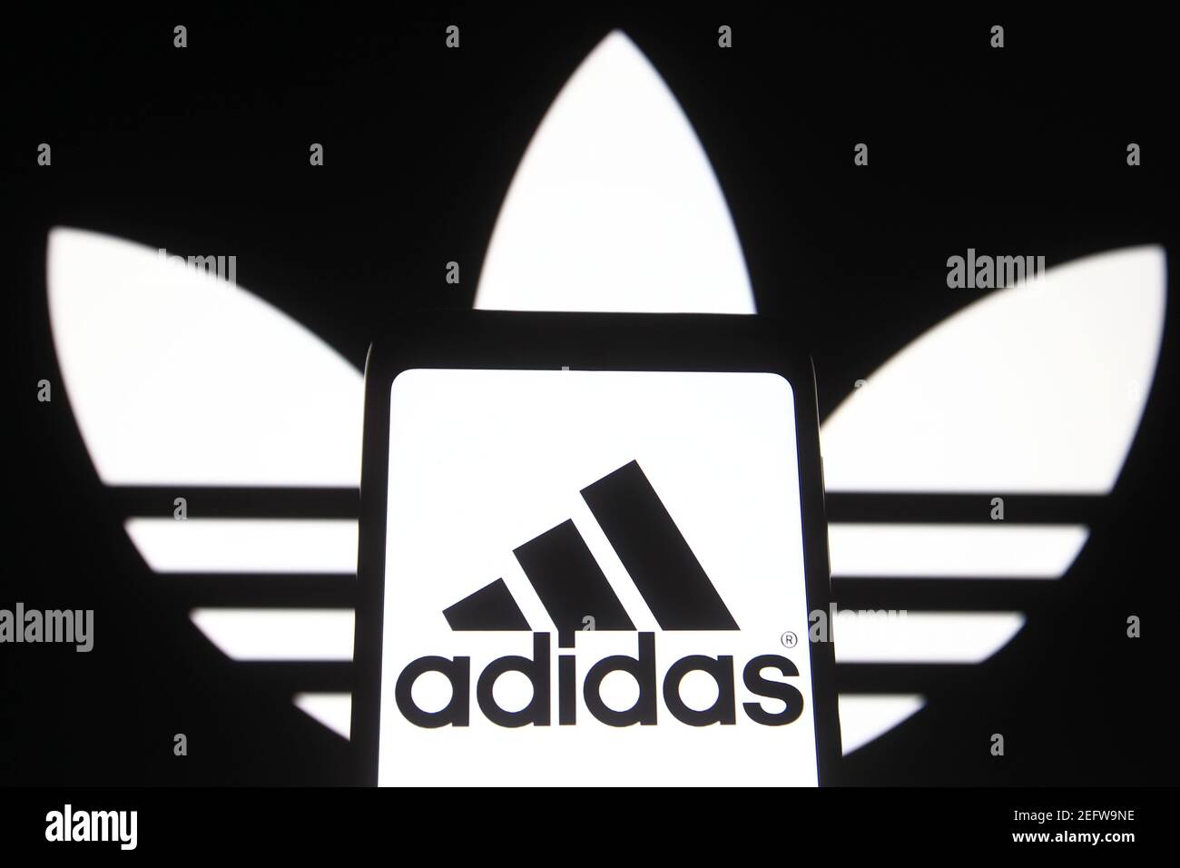 Detail Logo Adidas Keren Nomer 16