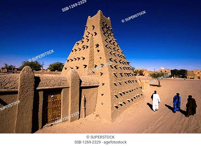 Detail Mud Pyramid Mosque Nomer 5