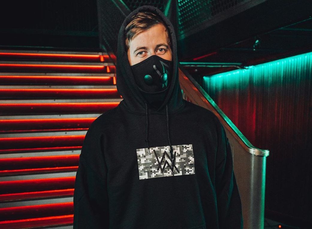 Detail Muka Alan Walker Nomer 11