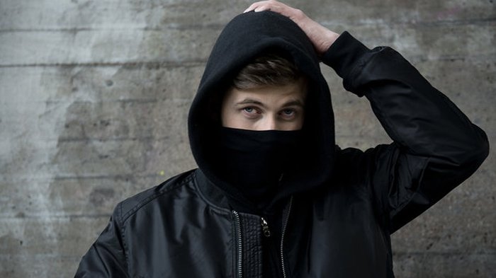 Detail Muka Alan Walker Nomer 41