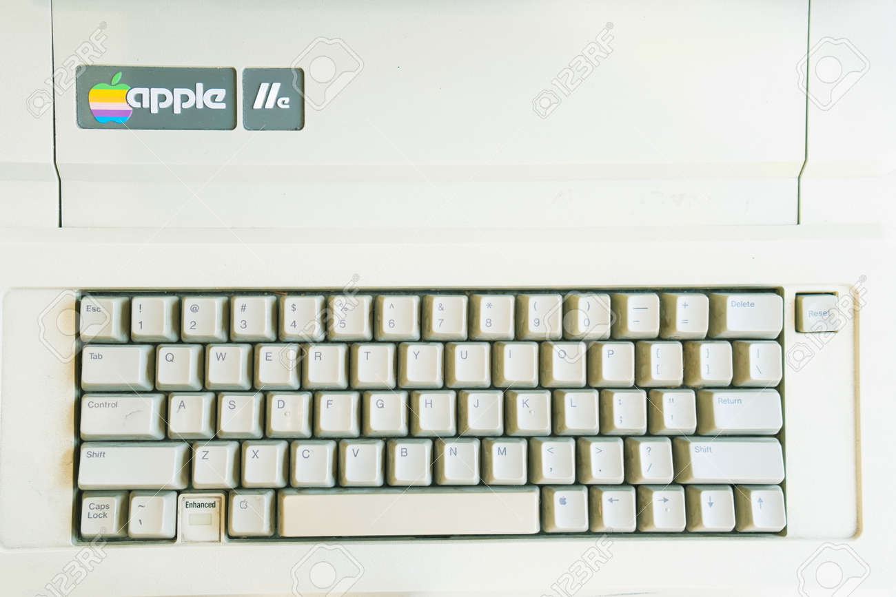 Detail Logo Apple Di Keyboard Nomer 44