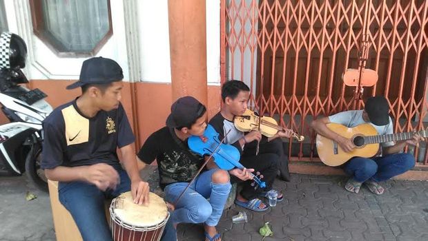 Detail Musik Pengamen Jalanan Nomer 3