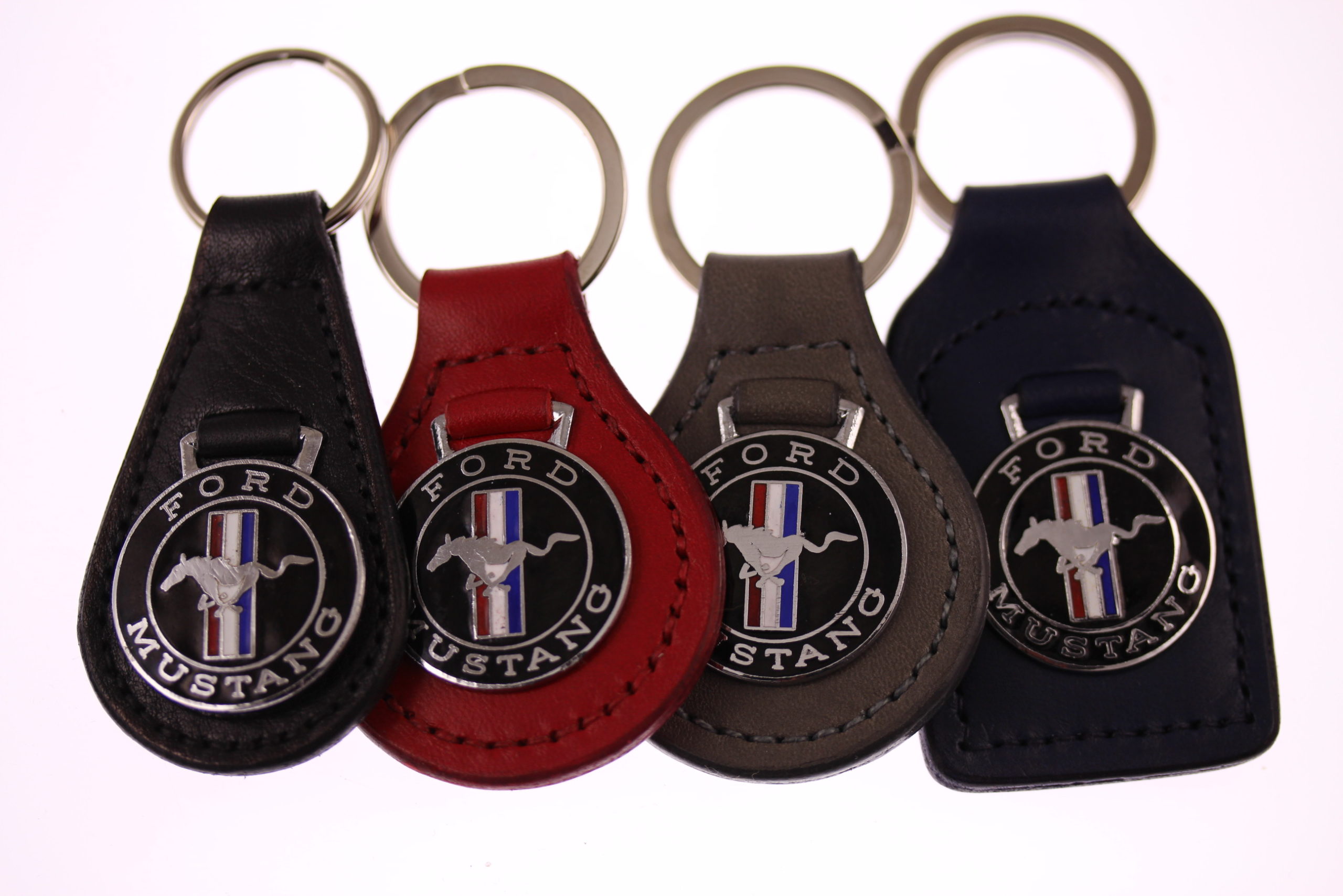 Detail Mustang Leather Keychain Nomer 42