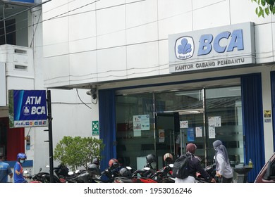 Detail Logo Bca Bank Nomer 26