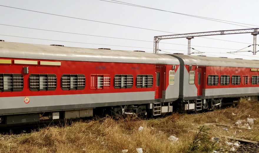 Detail Nagpur To Surat Train Nomer 49