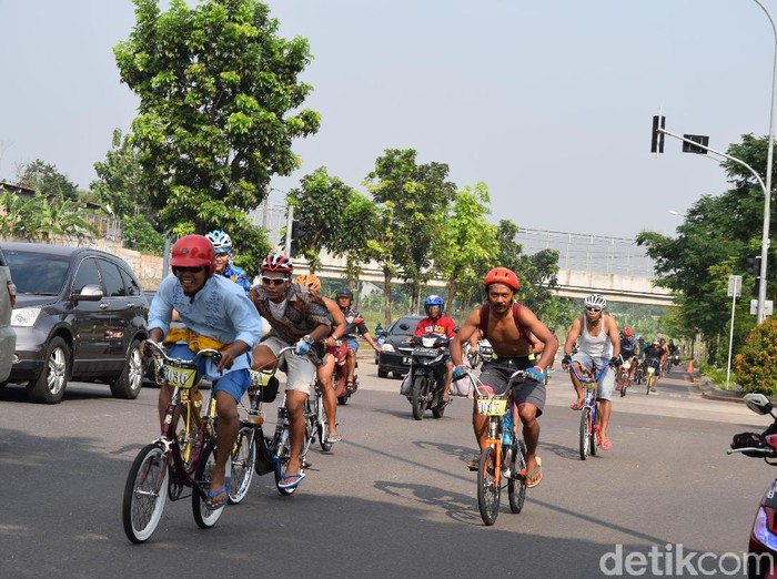 Detail Naik Sepeda Lucu Nomer 38