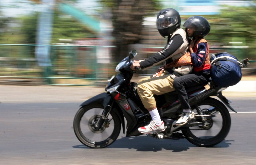 Detail Naik Sepeda Motor Nomer 7