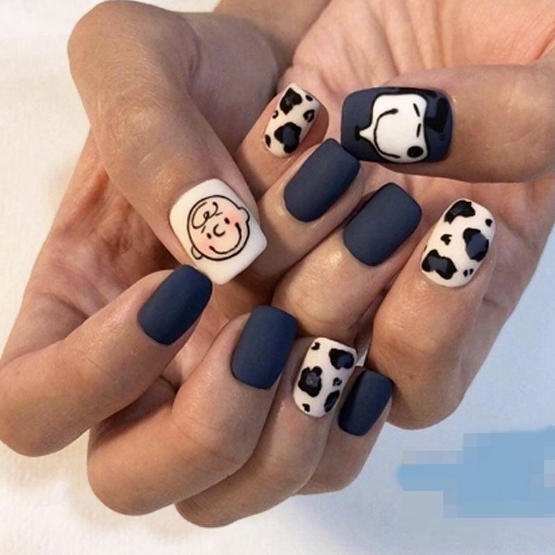 Detail Nail Art Biru Dongker Nomer 47