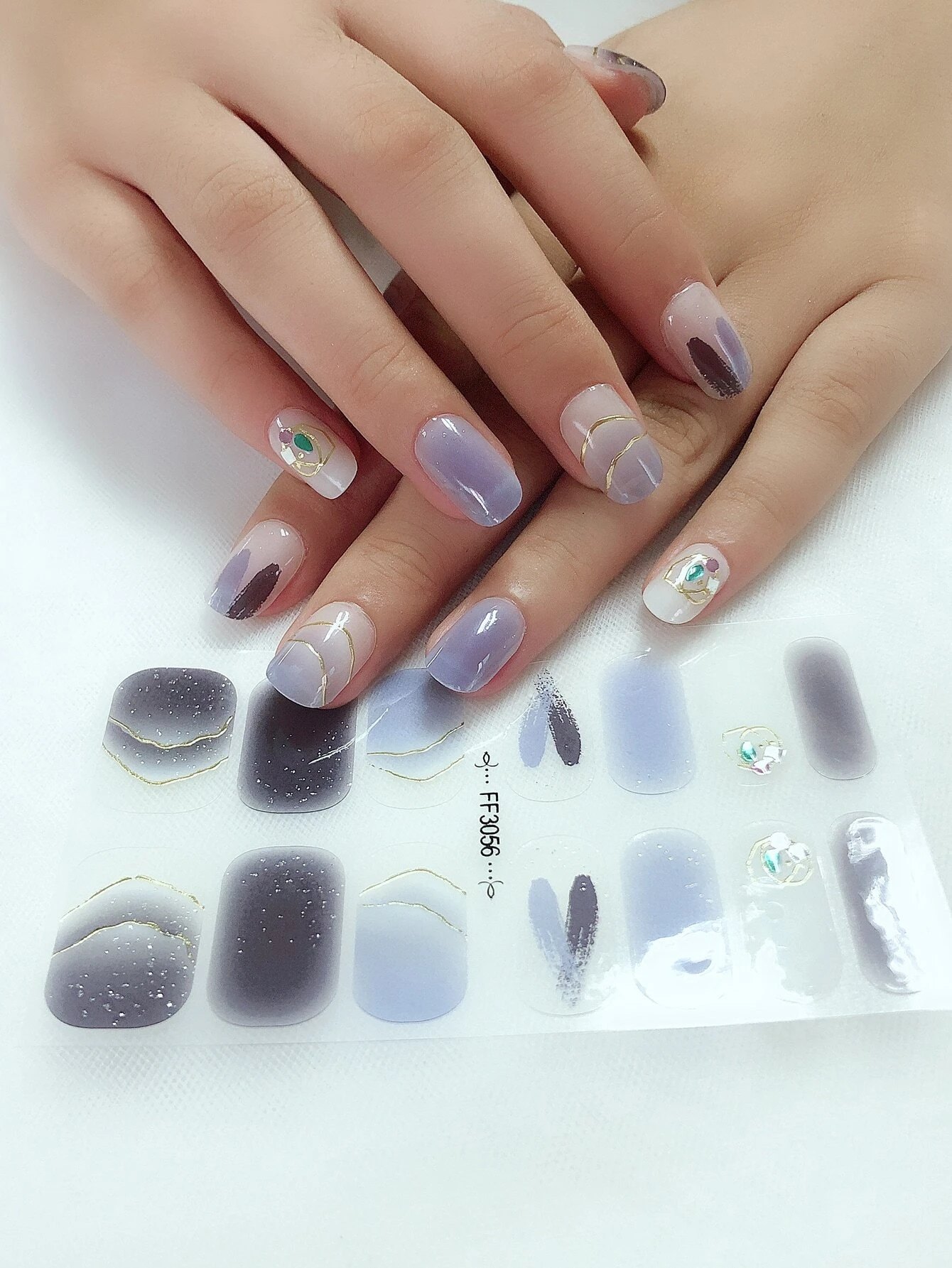 Detail Nail Art Gradasi Nomer 24