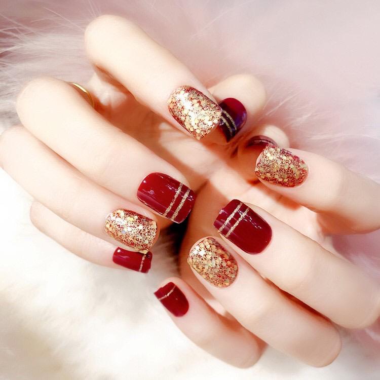 Detail Nail Art Merah Maroon Simple Nomer 14