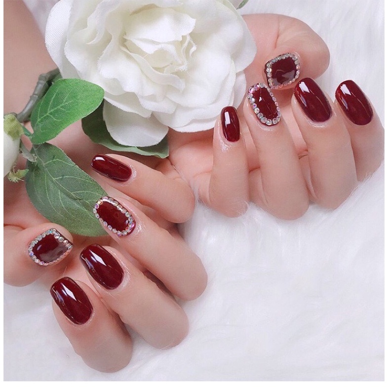 Detail Nail Art Merah Maroon Simple Nomer 15