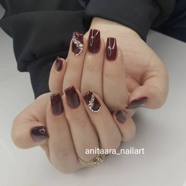 Detail Nail Art Merah Maroon Simple Nomer 17