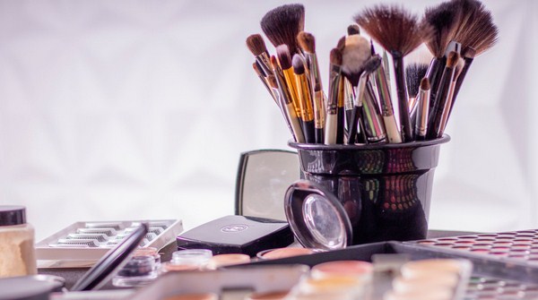 Detail Nama Alat Make Up Dan Gambarnya Nomer 20