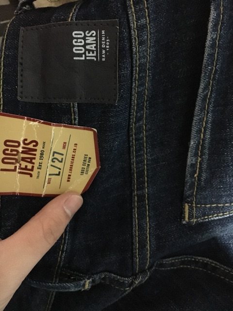 Detail Logo Celana Jeans Nomer 5