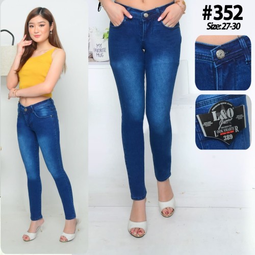 Detail Logo Celana Jeans Nomer 44