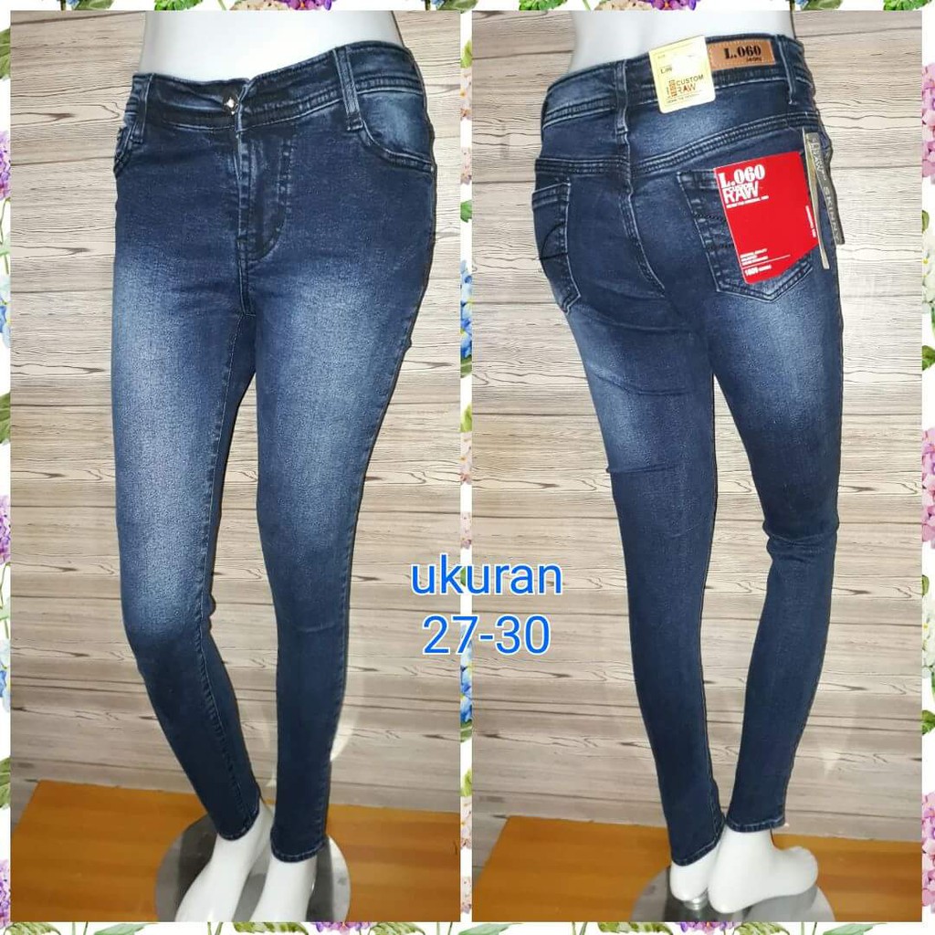 Detail Logo Celana Jeans Nomer 53