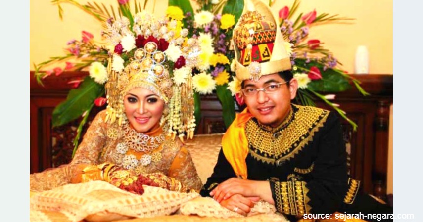 Detail Nama Pakaian Adat Dan Gambarnya Nomer 13
