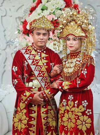 Detail Nama Pakaian Adat Dan Gambarnya Nomer 4