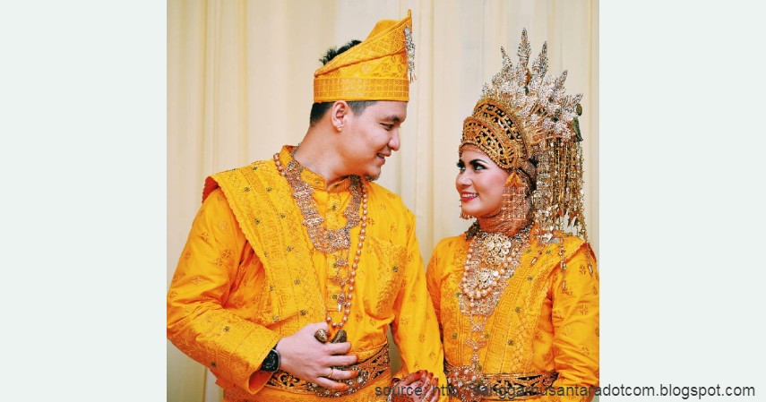 Detail Nama Pakaian Adat Dan Gambarnya Nomer 39