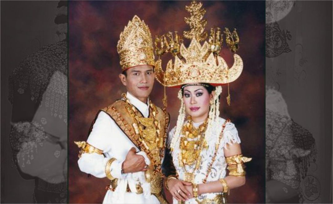 Detail Nama Pakaian Adat Dan Gambarnya Nomer 40